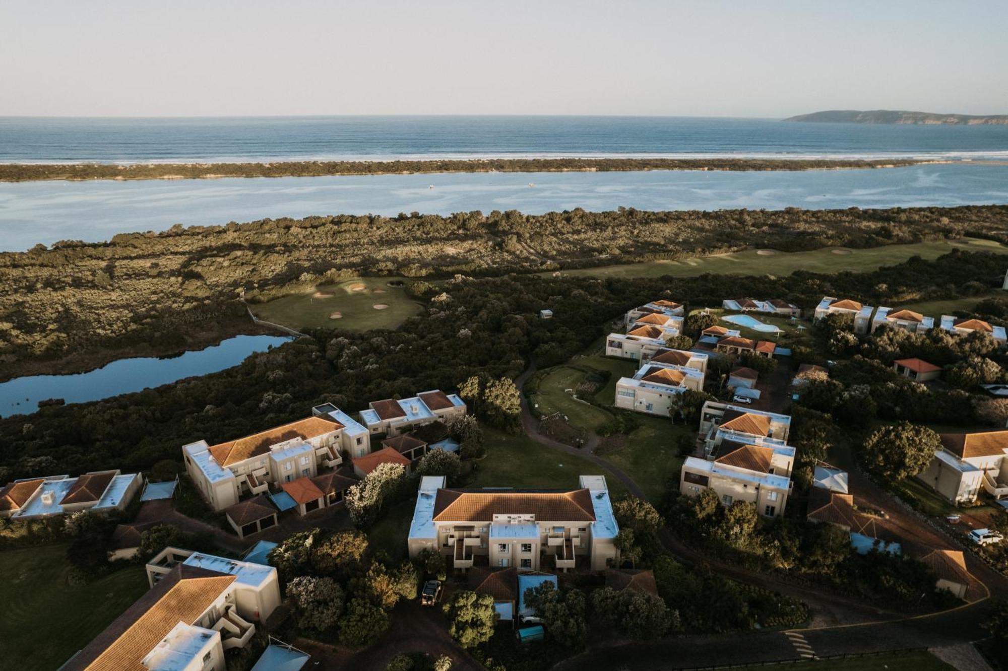 P7 - Goose Valley - Ocean Views เพลตเตนเบิร์กเบย์ ภายนอก รูปภาพ